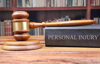 Find Justice and Support with Award-Winning Roseville Personal Injury Firm – Gingery Hammer & Schneiderman Personal injury lawyer consulting with a client